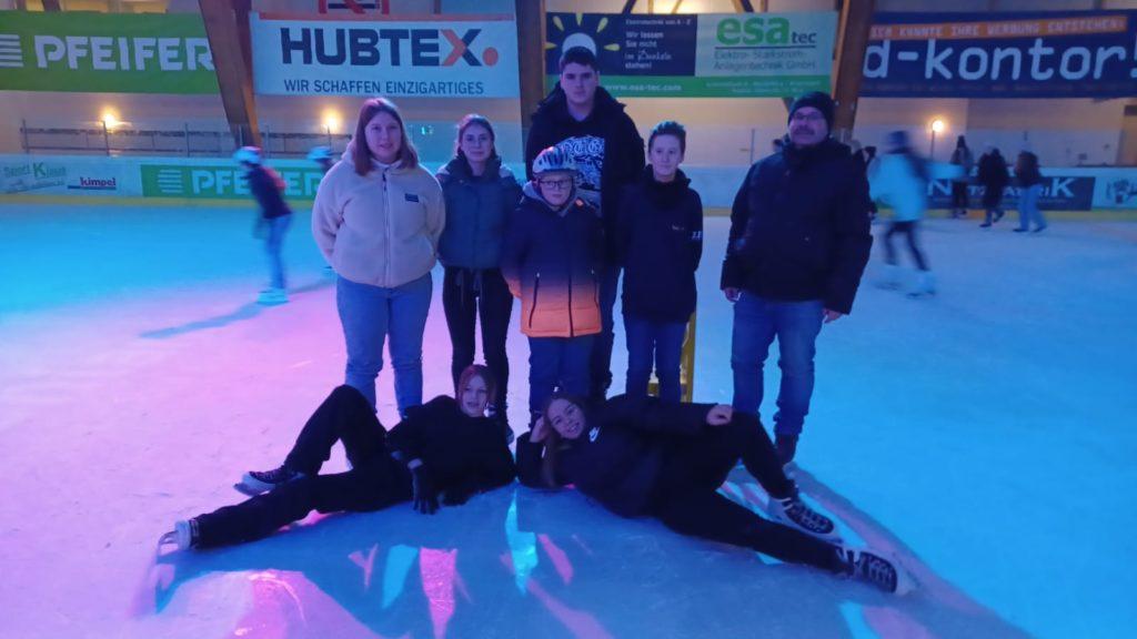 Jugendfeuerwehr bei der Eis-Disco