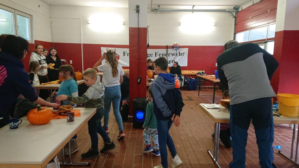 Spaß beim Kürbis-Schnitzen!